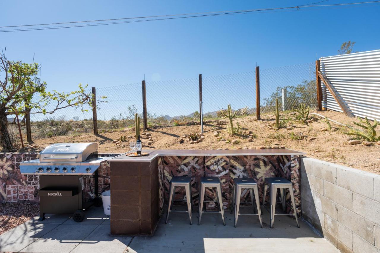 Hot Tub, Games, King Bed, Fire Pit, Bbq Grill, Minutes From National Park And Views Joshua Tree Exterior foto