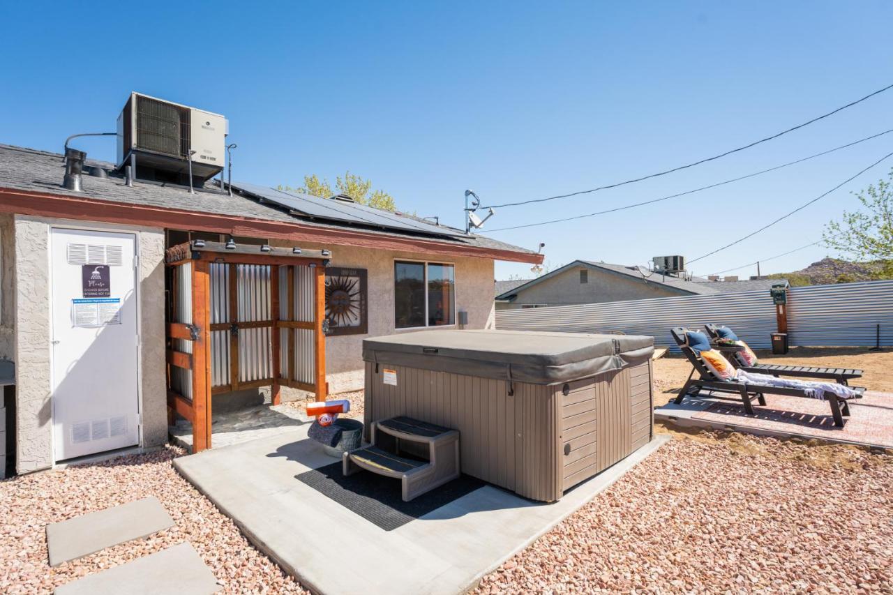 Hot Tub, Games, King Bed, Fire Pit, Bbq Grill, Minutes From National Park And Views Joshua Tree Exterior foto