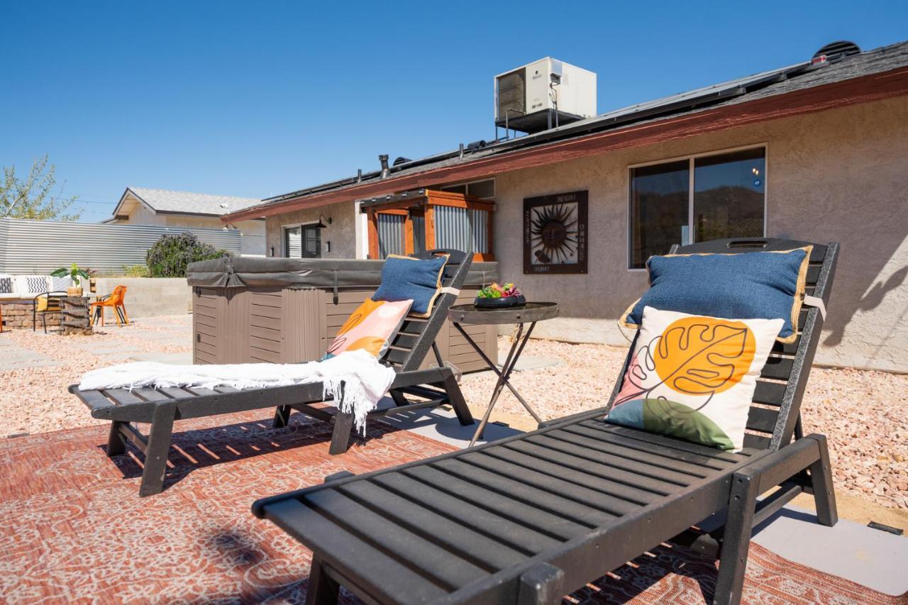 Hot Tub, Games, King Bed, Fire Pit, Bbq Grill, Minutes From National Park And Views Joshua Tree Exterior foto