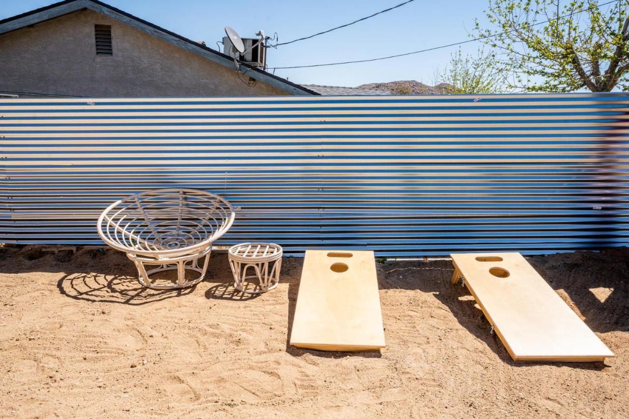 Hot Tub, Games, King Bed, Fire Pit, Bbq Grill, Minutes From National Park And Views Joshua Tree Exterior foto