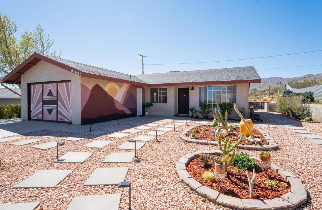 Hot Tub, Games, King Bed, Fire Pit, Bbq Grill, Minutes From National Park And Views Joshua Tree Exterior foto